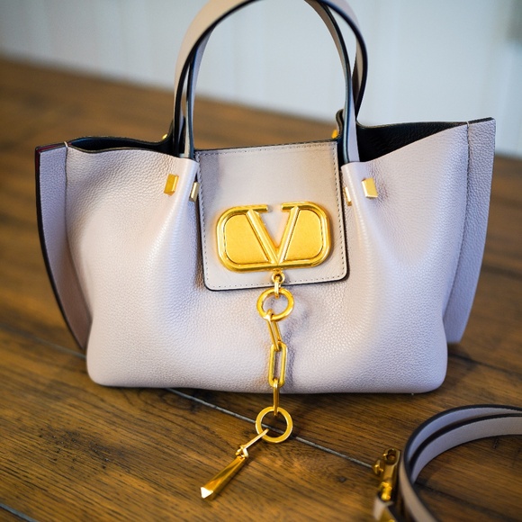 Valentino Garavani VLogo Tote Leather Small - Picture 14 of 16